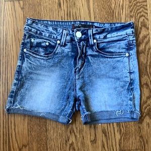 BDG Sz 28 acid-wash cutoff stretch denim shorts